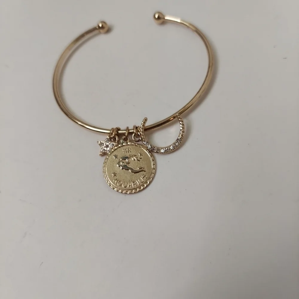 Cloud & Stone Aquarius Constellation Zodiac Sign Open Bangle Bracelet Gold Tone - Picture 2 of 7